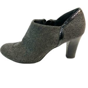 Liz Claiborne Jillian Ankle Booties Heels Zipper Gray Fabric W/Black Trim SZ 6.5